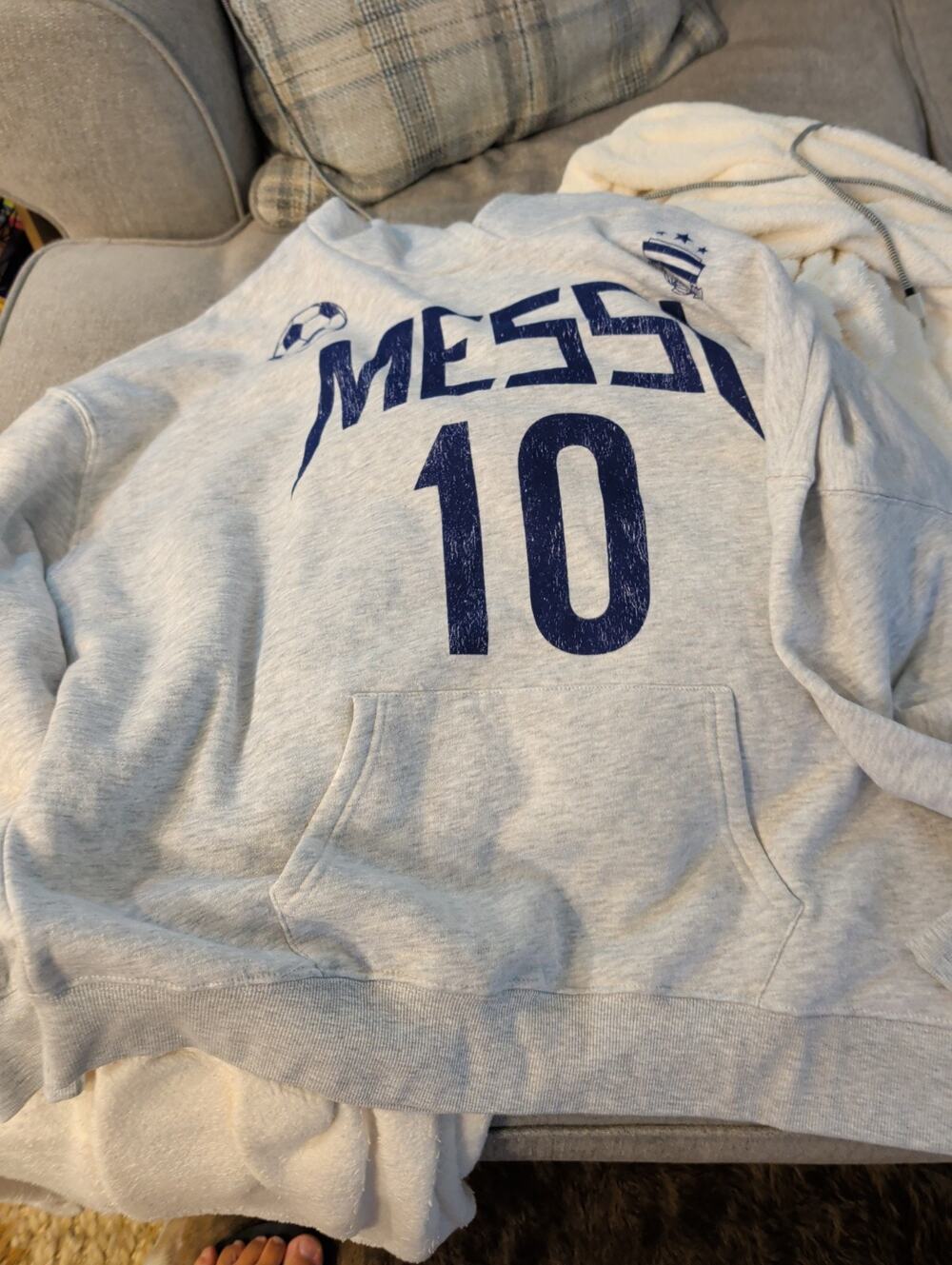 Lionel Messi 10 Hoodie Grey Soccer Football Pullover Sweatshirt Mens Medium NWT